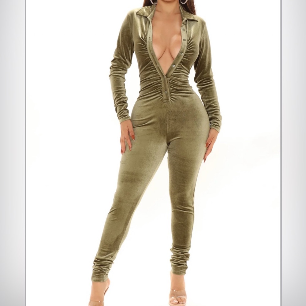 *NWT* Super Soft Velvet Jumpsuit
